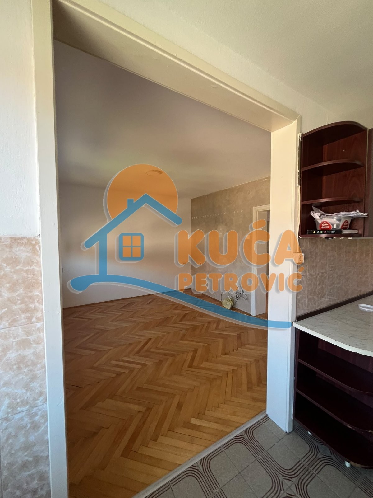 Izdaje se stan u Duvaništu - Duvanište - 84.00m² - 250€
