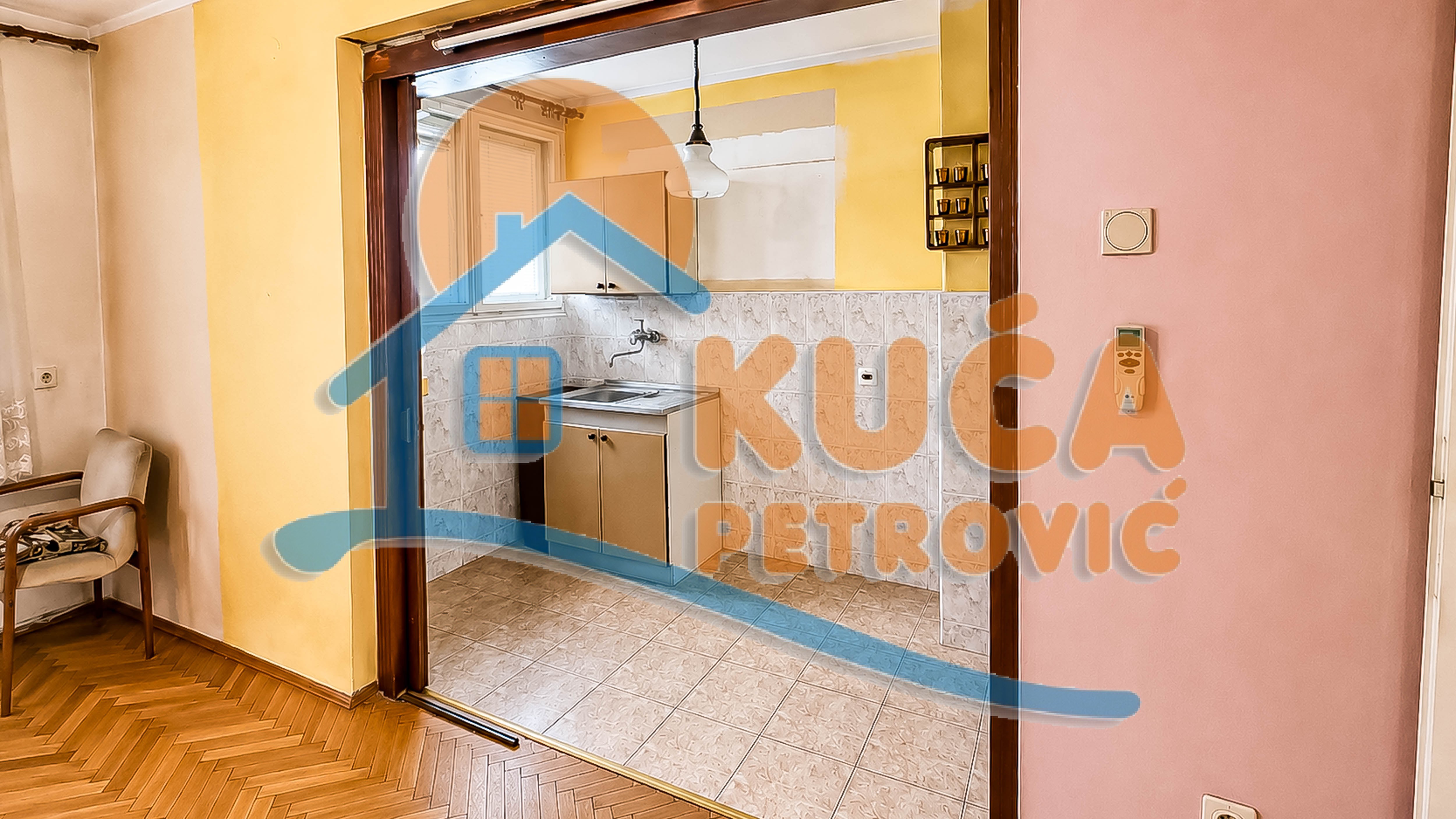 Trosoban stan Centar 69m², 3 sprat — slika 3