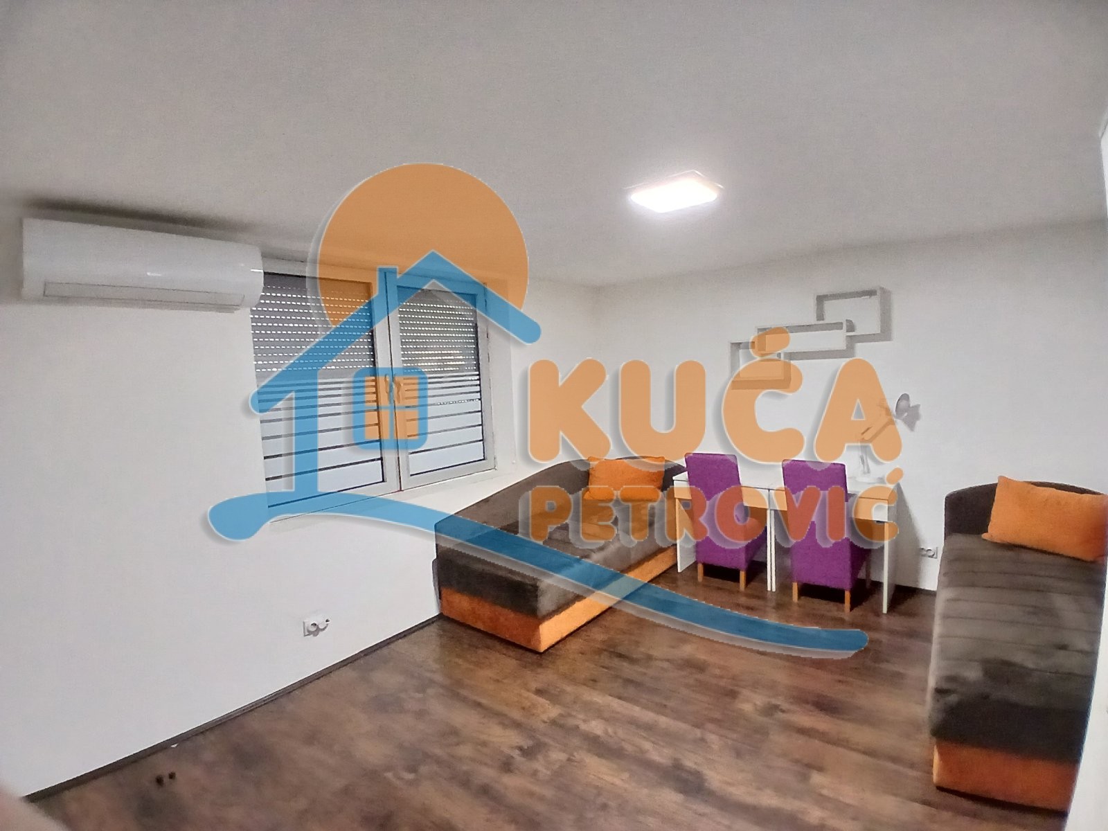 Izdaje se nameštena soba sa sopstvenim kupatilom, 20m2, grejanje na struju